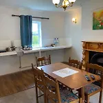 Отель Remarkable 2-bed In Kerry Lisselton