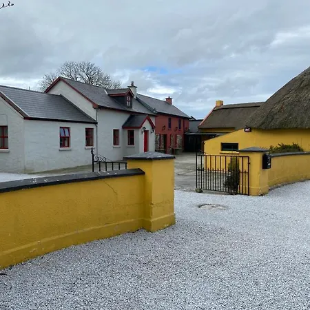 فندق Remarkable 2-bed In Kerry