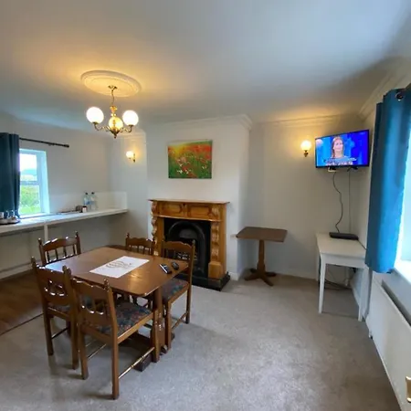 Отель Remarkable 2-bed In Kerry Lisselton