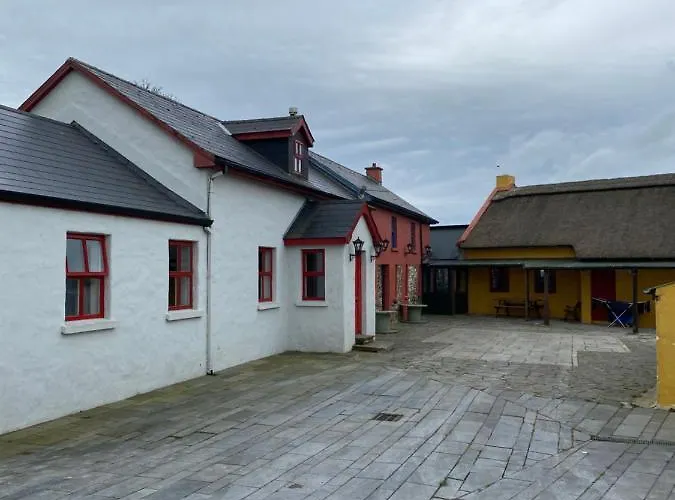 Szálloda Remarkable 2-bed In Kerry Lisselton